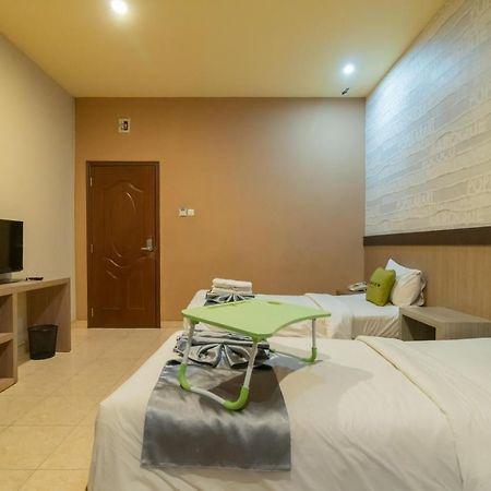 Urbanview Hotel Best Skip Παλεμπάνγκ Εξωτερικό φωτογραφία